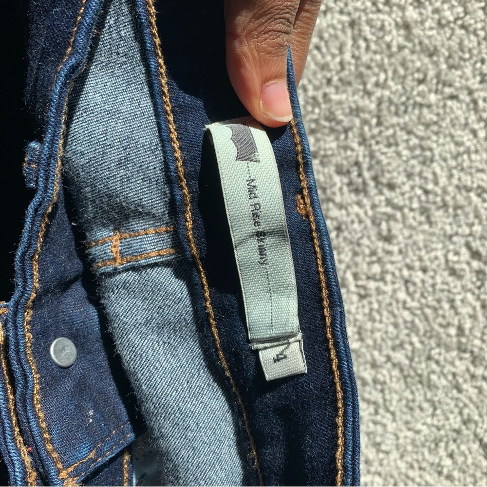 Levi's Mid-rise skinny size 4 - Picture 2 of 5